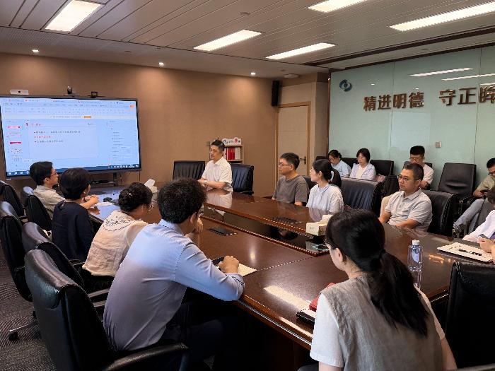 陈书记.jpg 陈书记.jpg